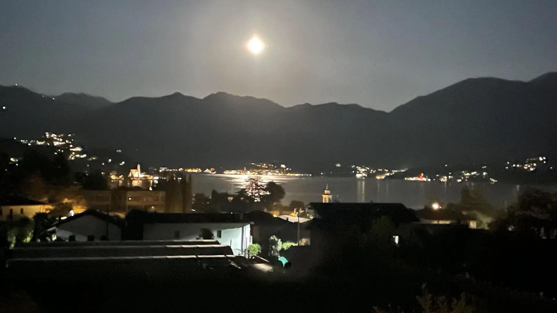 Alba Sul Lago Lenno Lägenhet
