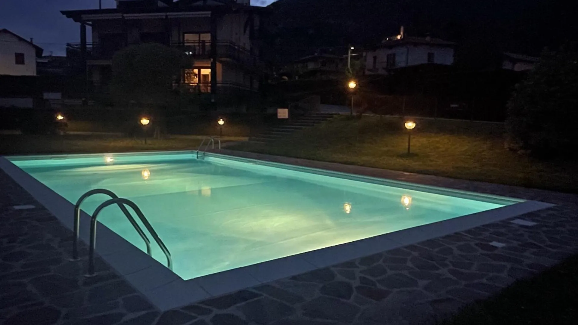 Daire Alba Sul Lago Lenno