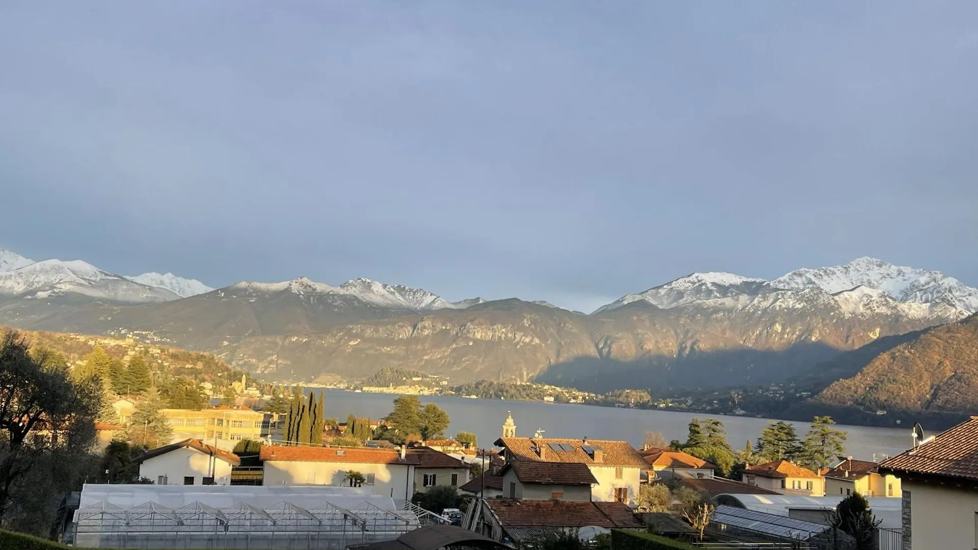 Alba Sul Lago Lenno 0*,  İtalya